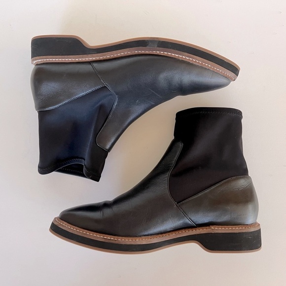 Cole Haan The Go-To Chelsea Boots in Neoprene and Leather, Black, size 6.5B - Picture 13 of 13